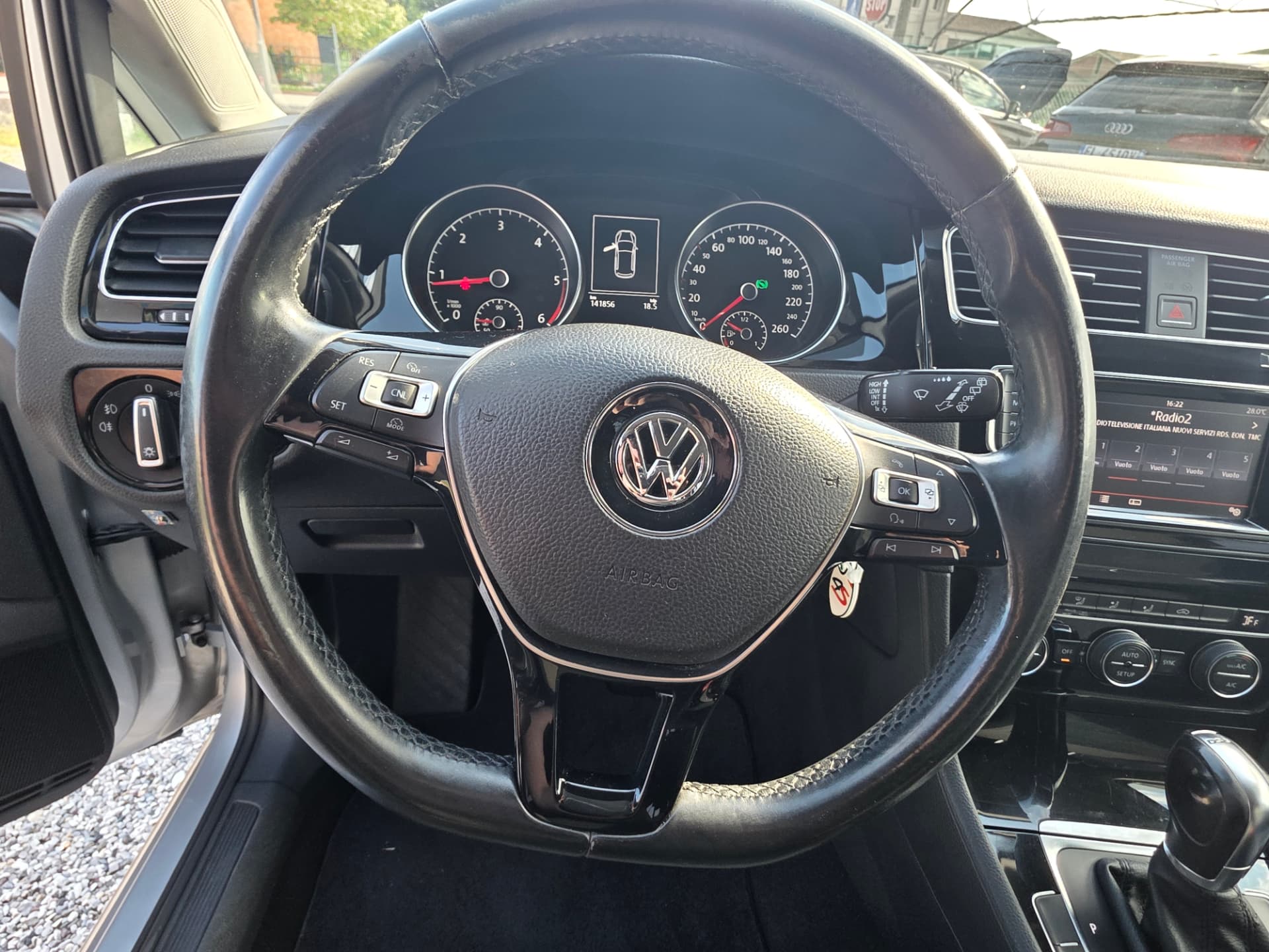 Volkswagen Golf VII 1.6 TDI Highline BlueMotion Tech usata — foto 14